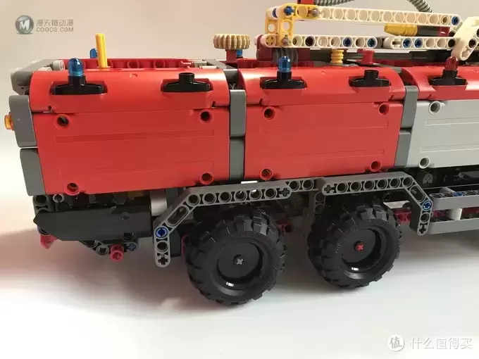 乐高还能这么拼： 复刻 LEGO 乐高 科技 42068 机场消防车