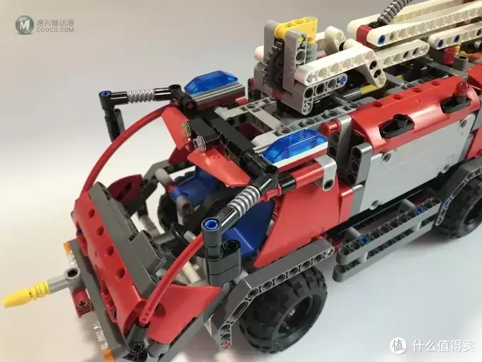 乐高还能这么拼： 复刻 LEGO 乐高 科技 42068 机场消防车