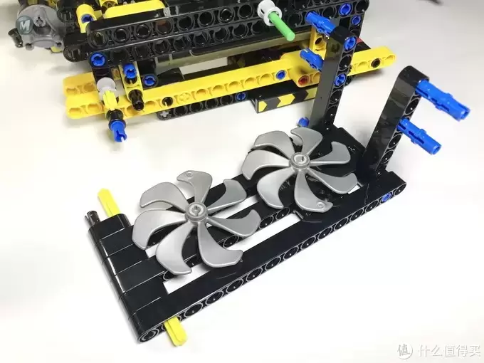 LEGO 乐高 拼拼乐 篇176：未来与现代的结合：42081 沃尔沃 ZEUX 概念式装载机