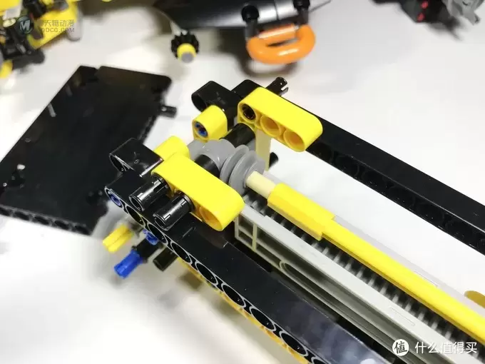 LEGO 乐高 拼拼乐 篇176：未来与现代的结合：42081 沃尔沃 ZEUX 概念式装载机