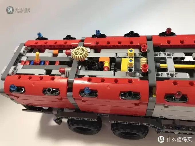 乐高还能这么拼： 复刻 LEGO 乐高 科技 42068 机场消防车