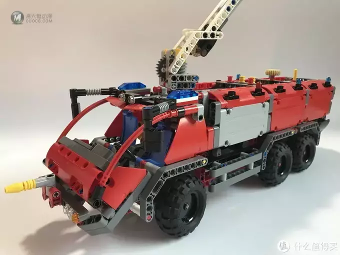 乐高还能这么拼： 复刻 LEGO 乐高 科技 42068 机场消防车