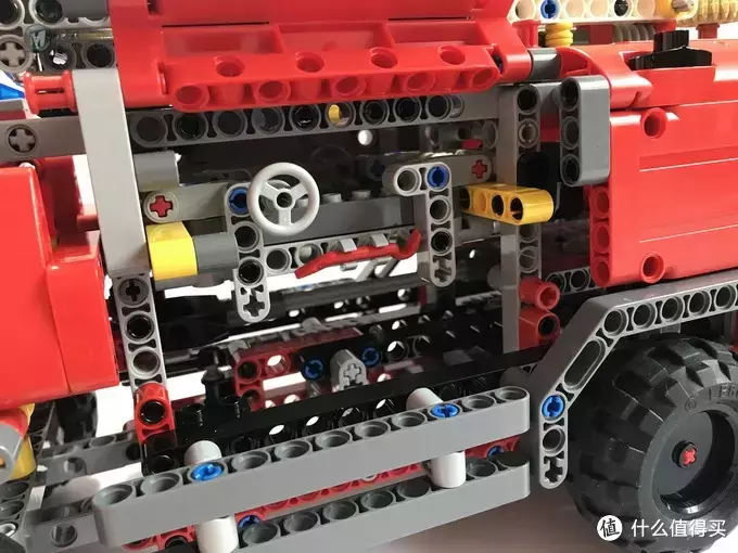 乐高还能这么拼： 复刻 LEGO 乐高 科技 42068 机场消防车