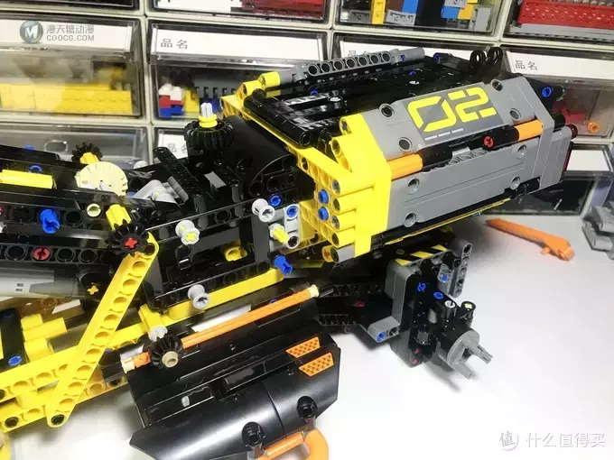 LEGO 乐高 拼拼乐 篇176：未来与现代的结合：42081 沃尔沃 ZEUX 概念式装载机