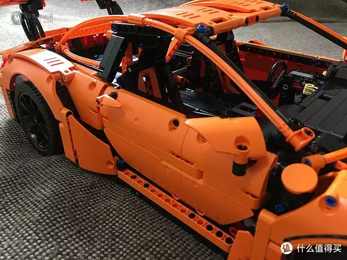 我的LEGO科技系列 篇一：买得起的保时捷 — 42056 Porsche 911 GT3